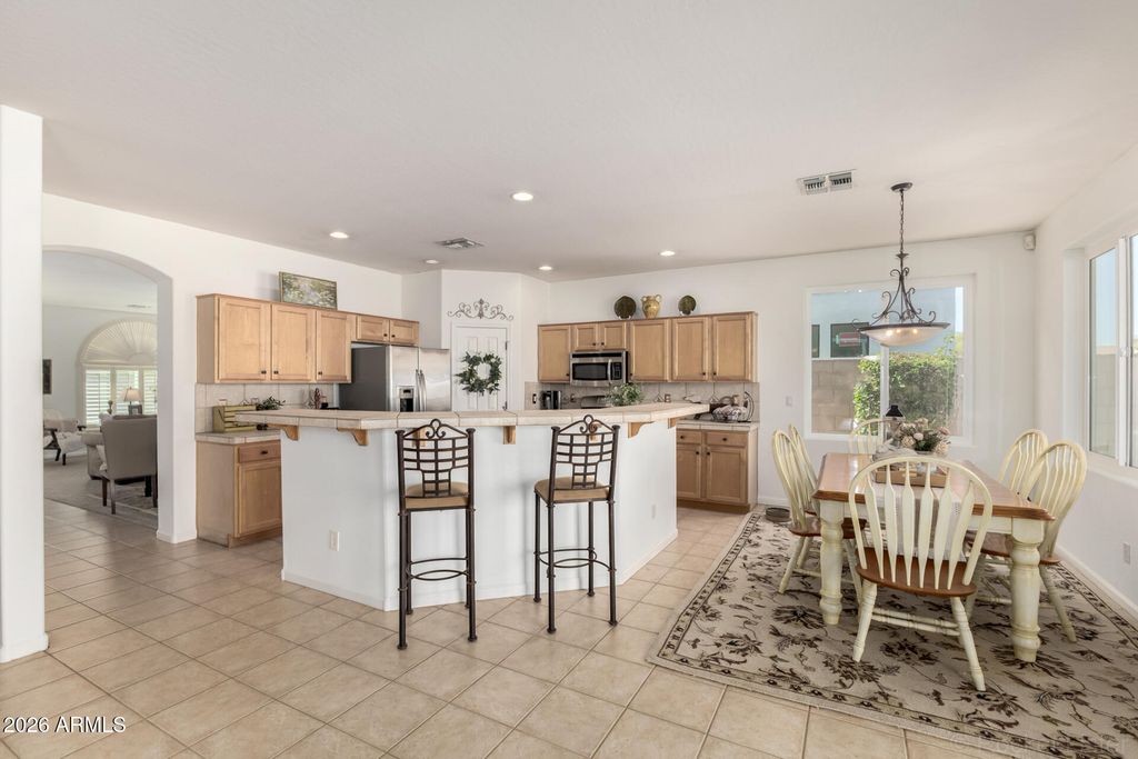 Image 17 of property listing at 2612 E TORREY PINES Lane, Chandler, AZ 85249