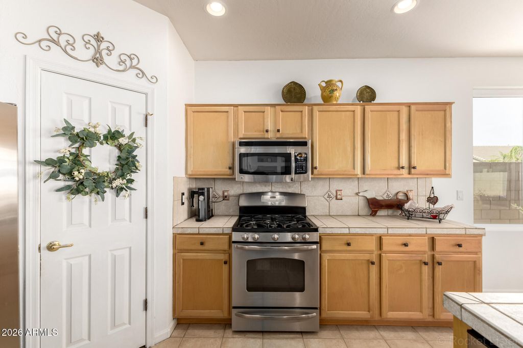 Image 20 of property listing at 2612 E TORREY PINES Lane, Chandler, AZ 85249