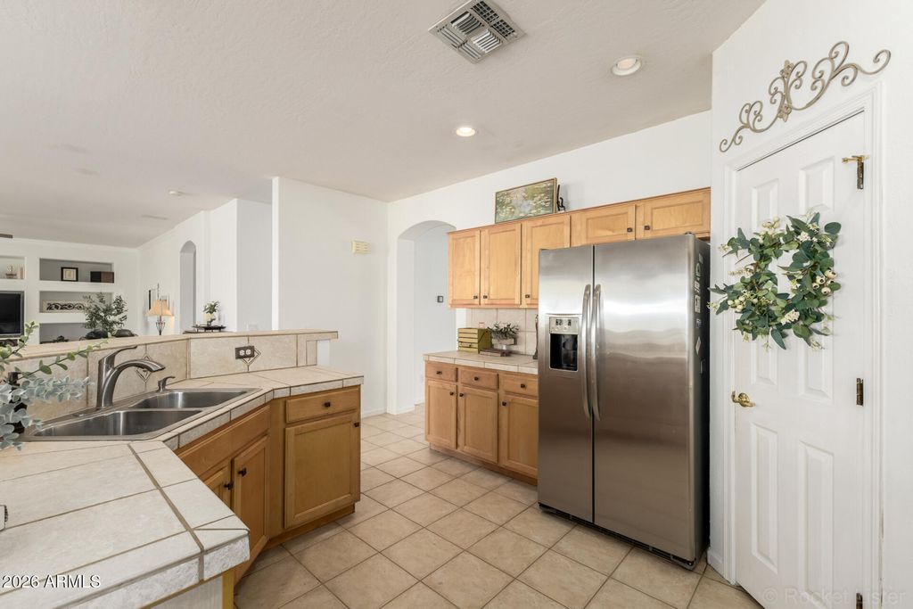 Image 21 of property listing at 2612 E TORREY PINES Lane, Chandler, AZ 85249