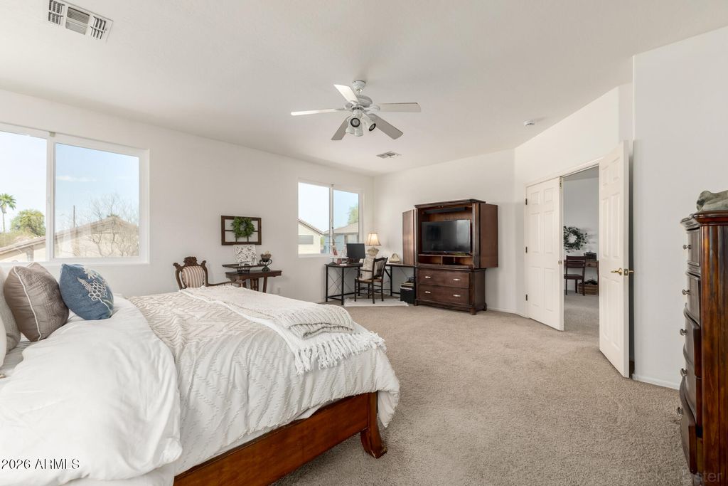 Image 31 of property listing at 2612 E TORREY PINES Lane, Chandler, AZ 85249