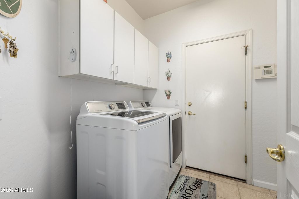 Image 40 of property listing at 2612 E TORREY PINES Lane, Chandler, AZ 85249