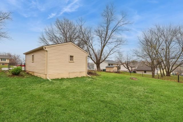 1525 W Detroit Avenue, Indianola, IA 50125