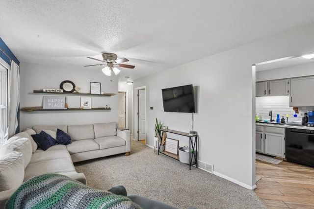 1525 W Detroit Avenue, Indianola, IA 50125