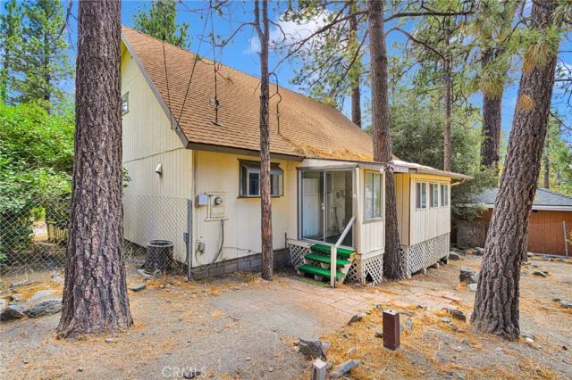 1725 Linnet, Wrightwood, CA 92397