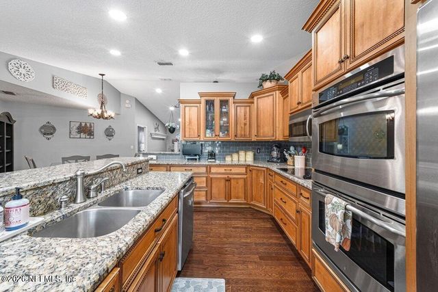 1147 PEBBLE RIDGE Drive, Jacksonville, FL 32220