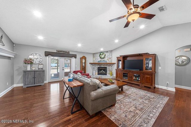1147 PEBBLE RIDGE Drive, Jacksonville, FL 32220