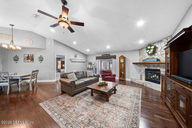 1147 PEBBLE RIDGE Drive, Jacksonville, FL 32220