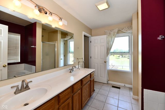 13048 Ross Crossing, Fishers, IN 46038