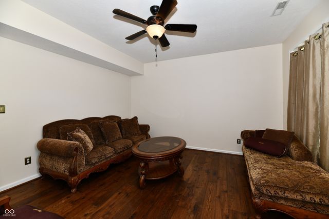 13048 Ross Crossing, Fishers, IN 46038