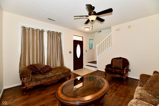 13048 Ross Crossing, Fishers, IN 46038