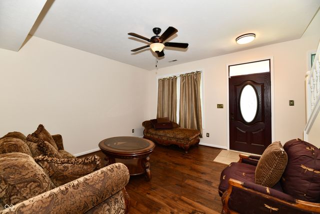 13048 Ross Crossing, Fishers, IN 46038