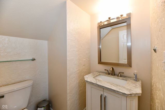 13048 Ross Crossing, Fishers, IN 46038