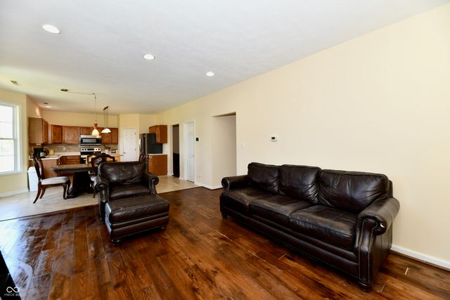 13048 Ross Crossing, Fishers, IN 46038