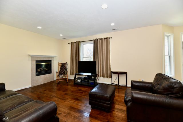13048 Ross Crossing, Fishers, IN 46038