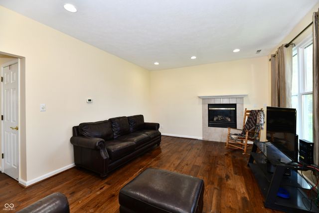 13048 Ross Crossing, Fishers, IN 46038