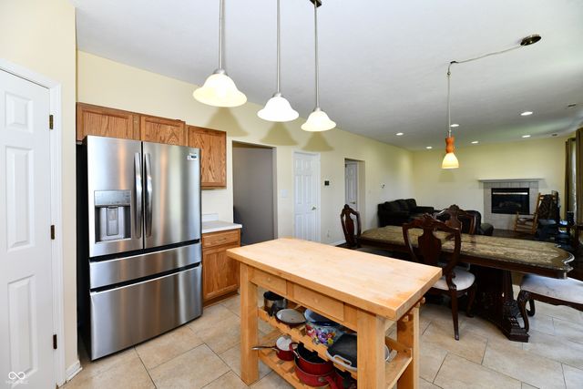 13048 Ross Crossing, Fishers, IN 46038