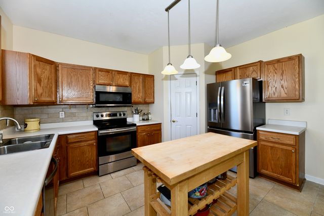 13048 Ross Crossing, Fishers, IN 46038