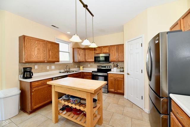 13048 Ross Crossing, Fishers, IN 46038