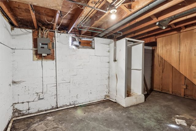 8 E Emma Avenue, Des Moines, IA 50315