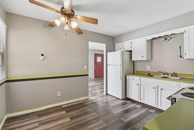 8 E Emma Avenue, Des Moines, IA 50315