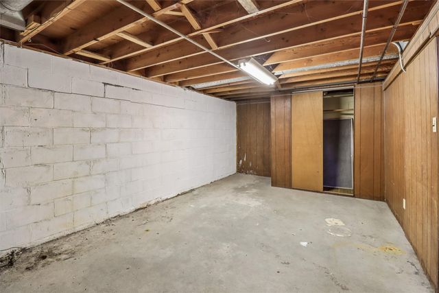 8 E Emma Avenue, Des Moines, IA 50315