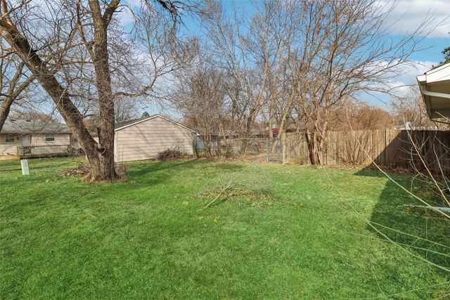 8 E Emma Avenue, Des Moines, IA 50315