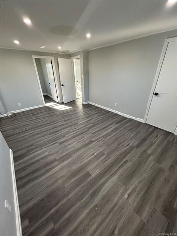 34 Smith Street Smith, Glen Cove, NY 11542