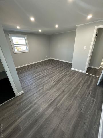 34 Smith Street Smith, Glen Cove, NY 11542