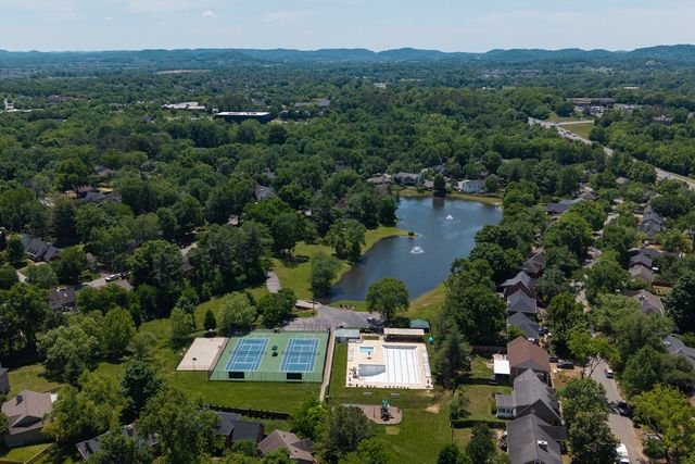 518 Maplegrove Dr, Franklin, TN 37064