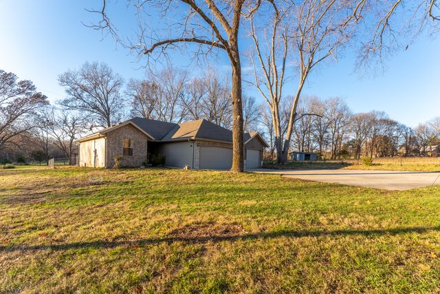 3243 Selmore Road, Ozark, MO 65721
