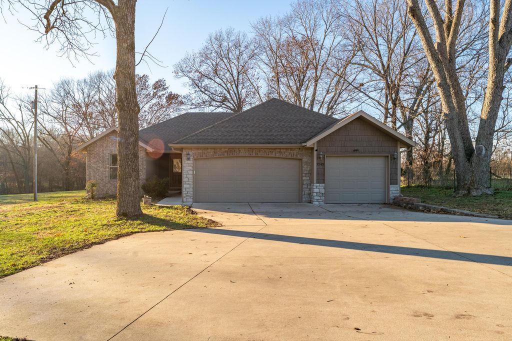 3243 Selmore Road, Ozark, MO 65721