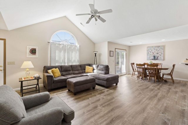 7830 Meadowlark Lane S, Reynoldsburg, OH 43068