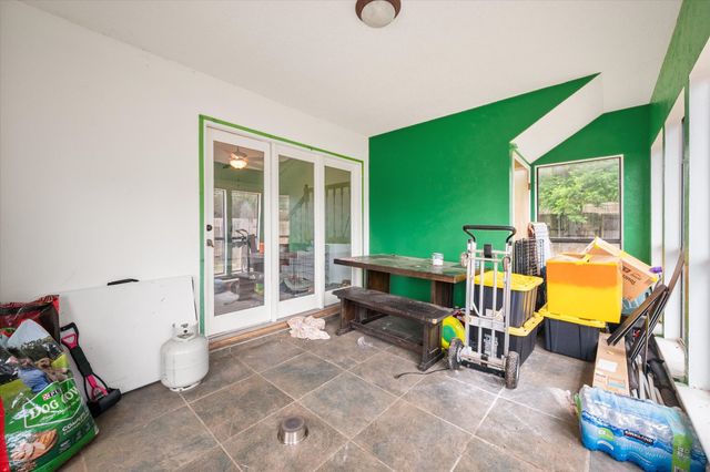 802 Crest Oak Court, Arlington, TX 76012