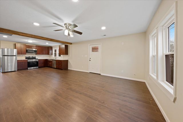 209 Smith Ave, Hohenwald, TN 38462