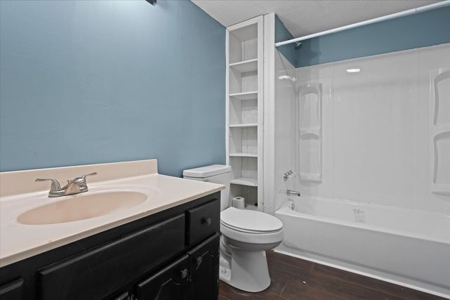 209 Smith Ave, Hohenwald, TN 38462