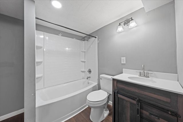 209 Smith Ave, Hohenwald, TN 38462