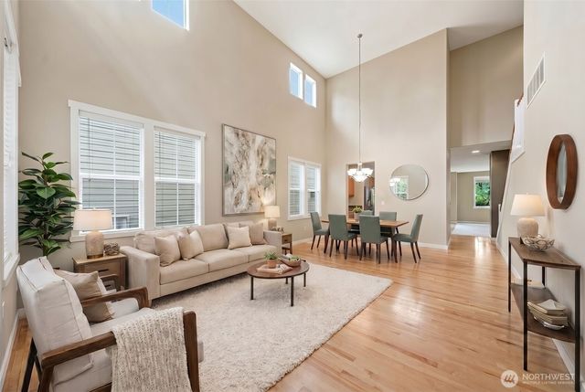 24750 NE 3rd Place, Sammamish, WA 98074