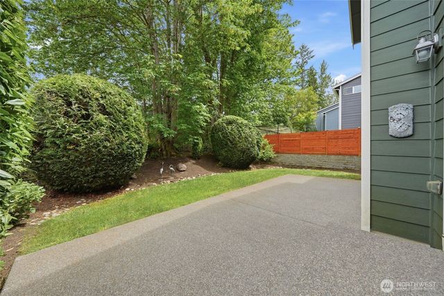 24750 NE 3rd Place, Sammamish, WA 98074