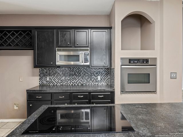 18 NIKITA DR, San Antonio, TX 78248