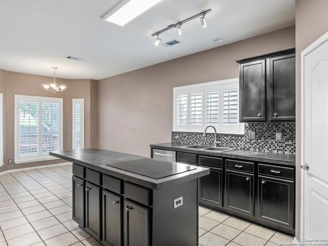 18 NIKITA DR, San Antonio, TX 78248