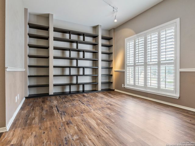 18 NIKITA DR, San Antonio, TX 78248