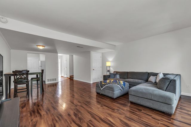 753 Peninsula Court 305, Ann Arbor, MI 48105