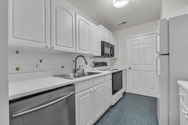 753 Peninsula Court 305, Ann Arbor, MI 48105