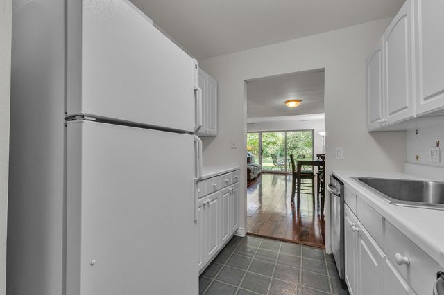 753 Peninsula Court 305, Ann Arbor, MI 48105