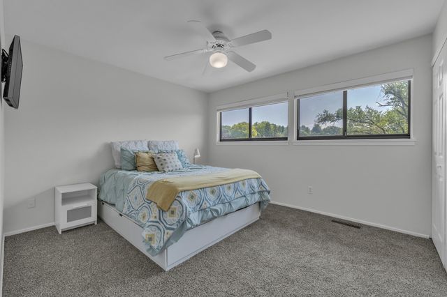 753 Peninsula Court 305, Ann Arbor, MI 48105