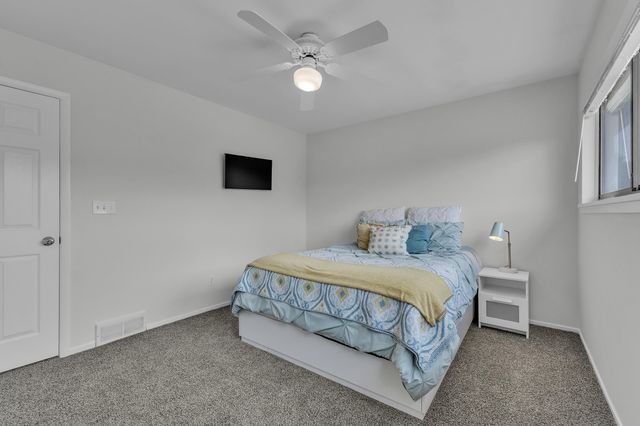 753 Peninsula Court 305, Ann Arbor, MI 48105