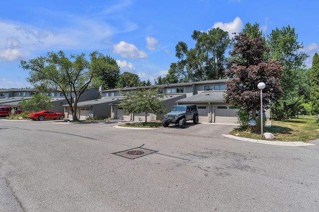 753 Peninsula Court 305, Ann Arbor, MI 48105