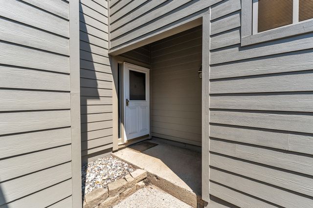 753 Peninsula Court 305, Ann Arbor, MI 48105