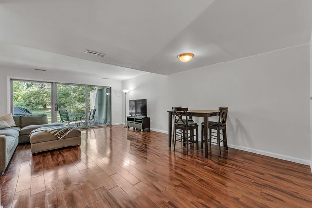 753 Peninsula Court 305, Ann Arbor, MI 48105
