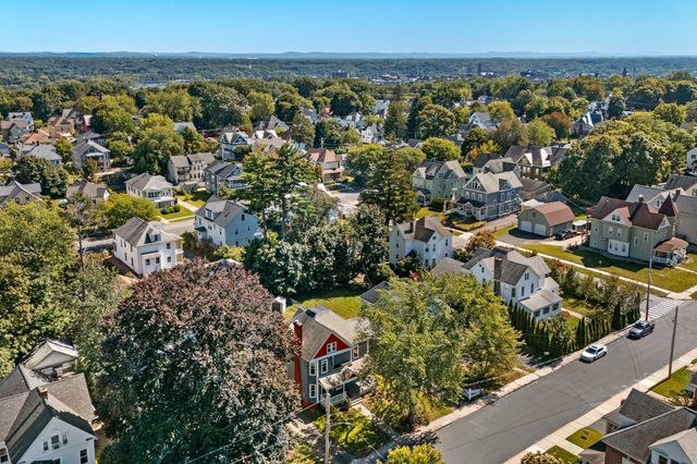 66 Nonotuck St, Holyoke, MA 01040